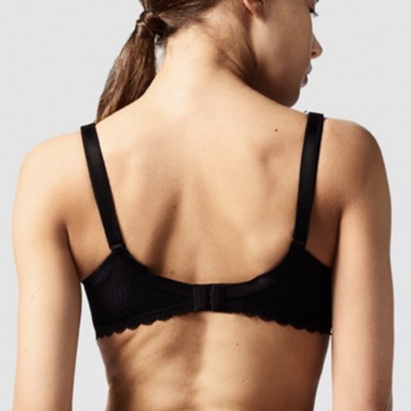 🆕 NWOT Chantelle Parisian Allure Plunge T-Shirt Bra in Black Size 34D - Picture 2 of 7